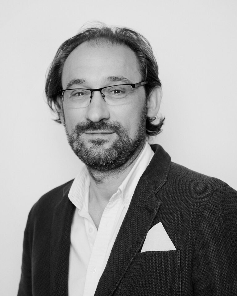 Daniel Tapial: » Posicionar a las personas en el centro, desbanalizar el Bienestar y estructurar su gestión es clave para poder aportar valor en las empresas a través de una gestión responsable del Bienestar Organizacional»