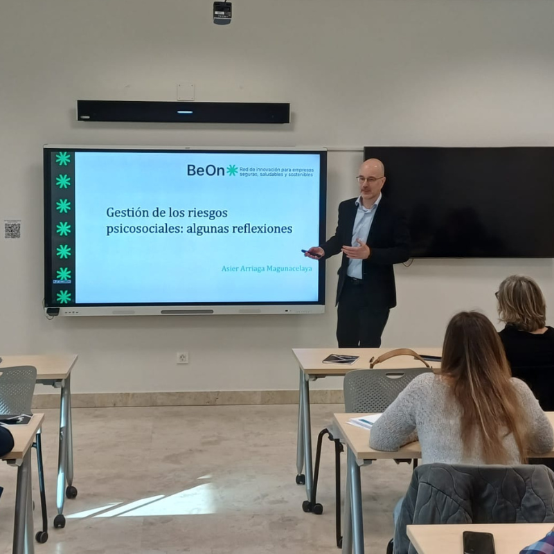 Asier Arriaga, Responsable de Salud Laboral en Uría Menéndez, en la jornada taller ISO 45003 organizada por beon y Full Audit