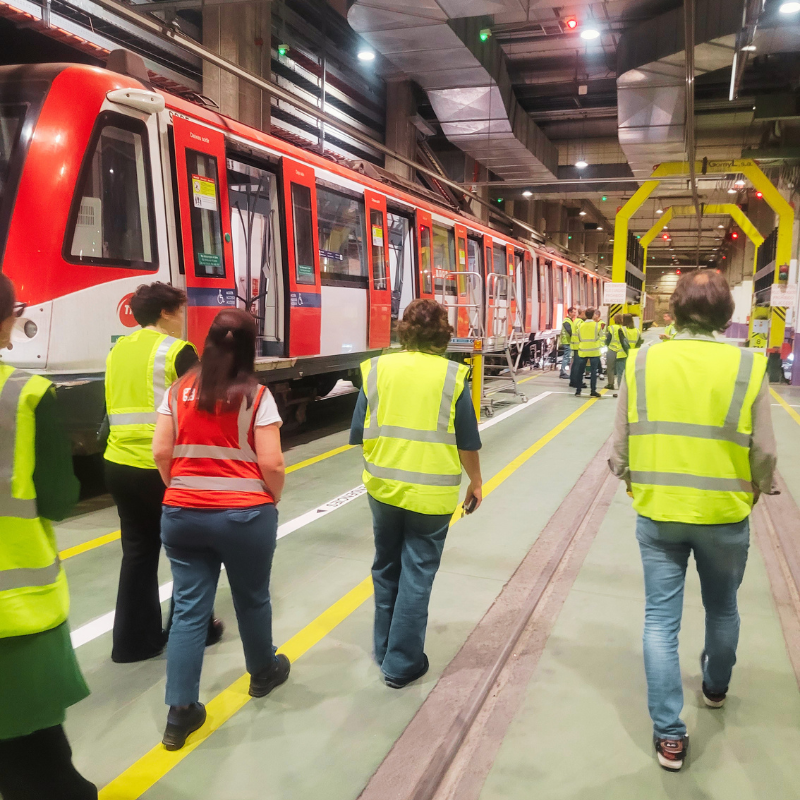 Viista al Taller de Mantenimiento de Metro de TMB en el marco del Tour SST organizado por Full Audit y Nalanda