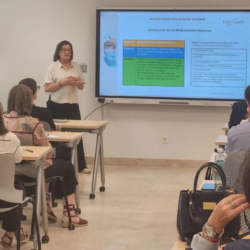 Inmaculada Perez en jornada "Buenas prácticas ante los nuevos retos de la salud laboral en el sector sanitario", organizada por Full Audit y BeOn