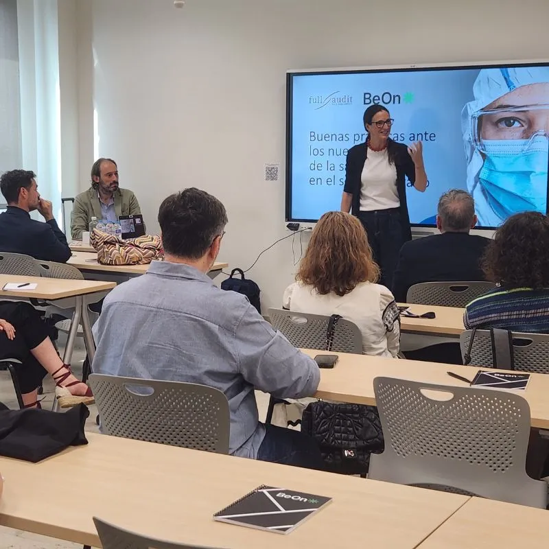 CEO Full Audit Montse Moré en jornada "Buenas prácticas ante los nuevos retos de la salud laboral en el sector sanitario", organizada por Full Audit y BeOn